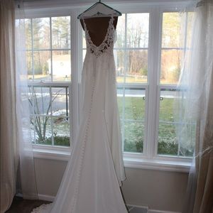 Essense of Australia Wedding Gown